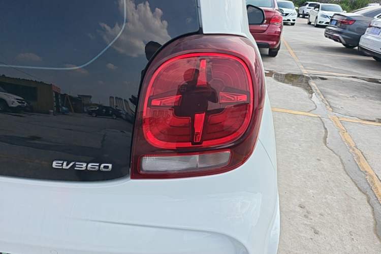 Used Roewe Clever 2021 302km All-Round Version Right Rear Taillight