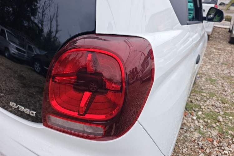 Used Roewe Clever 2021 302km Excellence Edition Right Rear Taillight