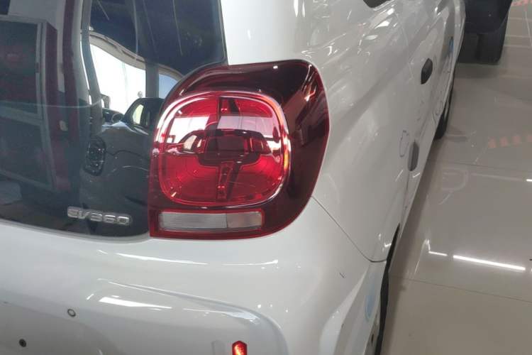 Used Roewe Clever 2021 302km Excellence Edition Right Rear Taillight