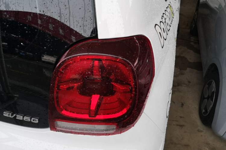 Used Roewe Clever 2021 302km All-Round Version Right Rear Taillight