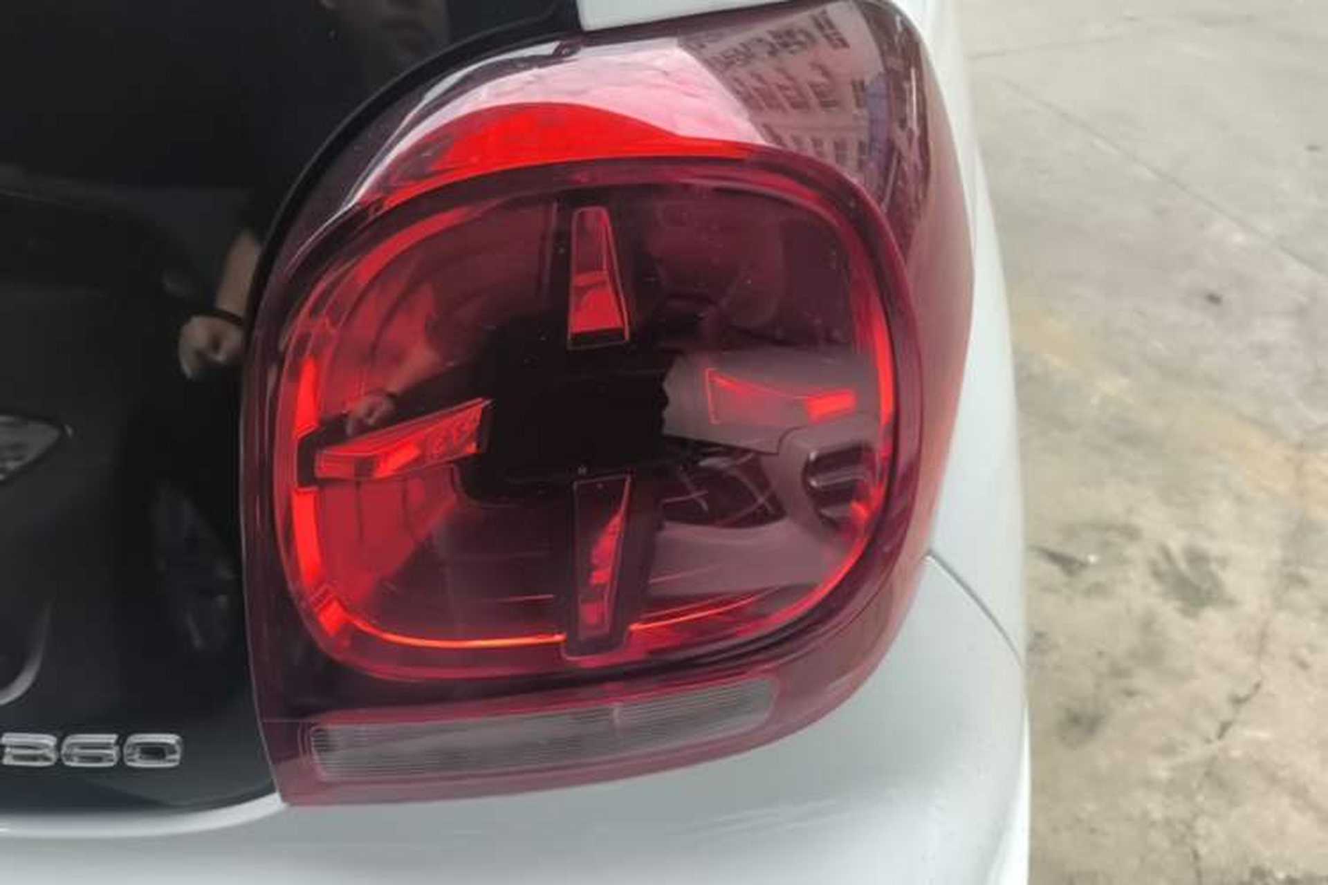 Used Roewe Clever 2021 302km All-Round Version Right Rear Taillight