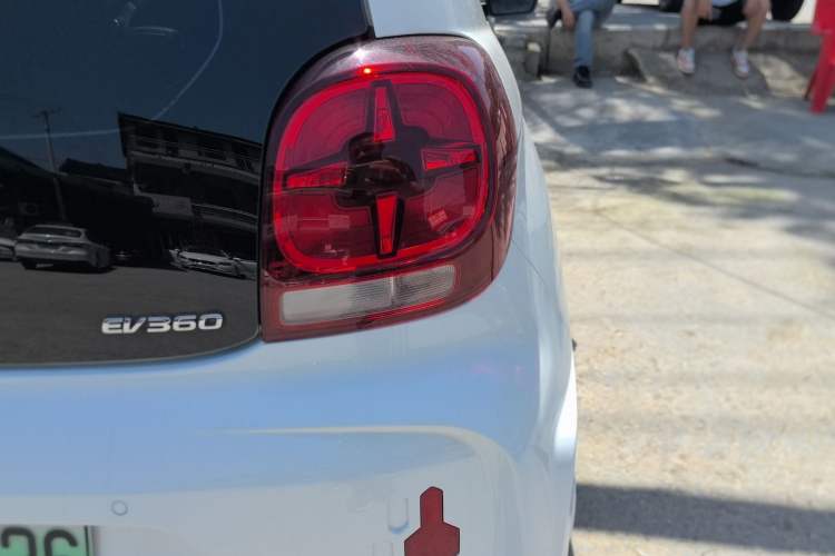 Used Roewe Clever 2021 302km All-Round Version Right Rear Taillight