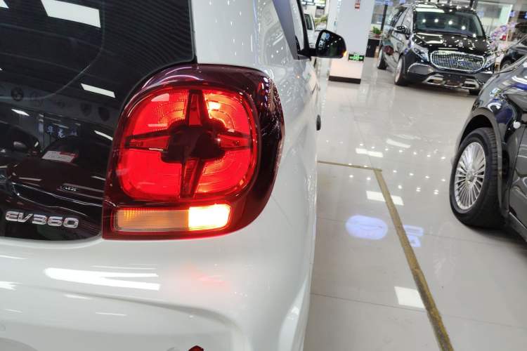 Used Roewe Clever 2021 302km All-Round Version Right Rear Taillight