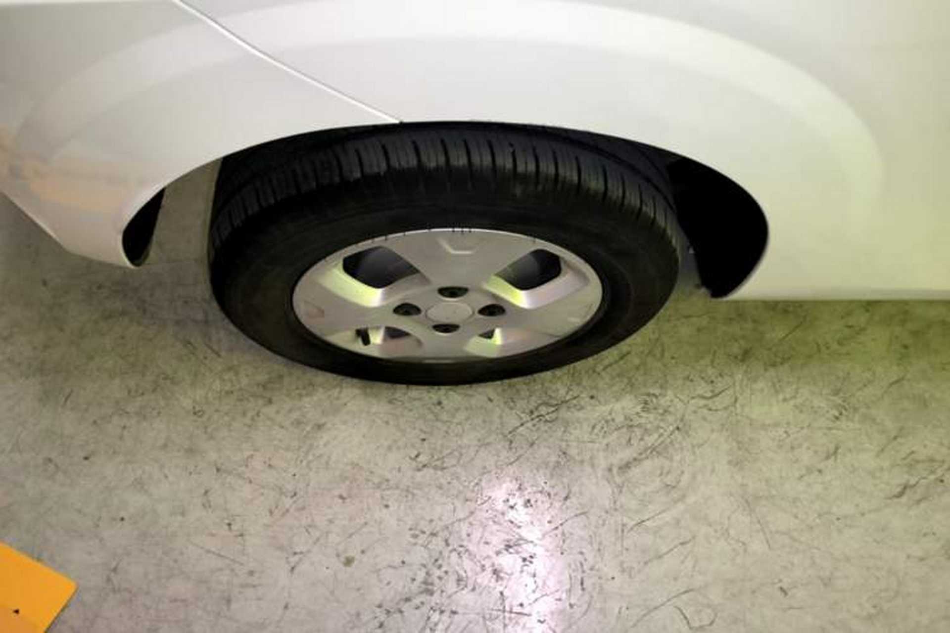 Used Roewe Clever 2021 302km All-Round Version Right Rear Wheel Hub