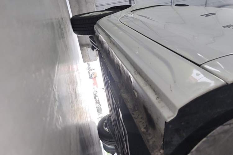 Used Roewe Clever 2021 302 km New Four-Seater Super-Efficient Version Right Side Sill