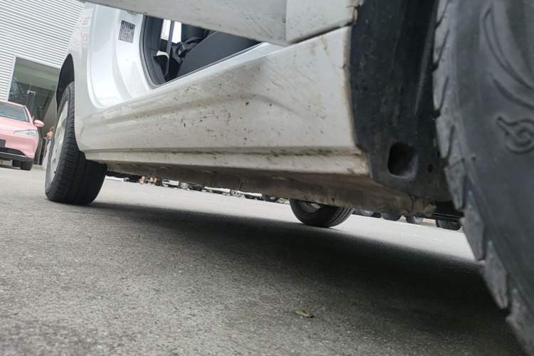 Used Roewe Clever 2021 302km All-Round Version Right Side Sill