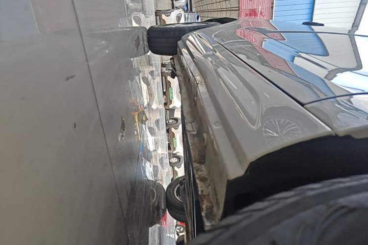 Used Roewe Clever 2021 302 km New Four-Seater Super-Efficient Version Right Side Sill