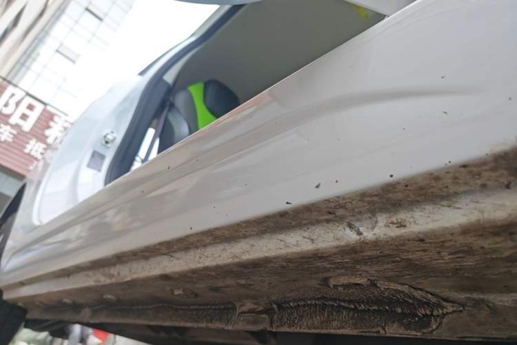 Used Roewe Clever 2021 302km All-Round Version Right Side Sill