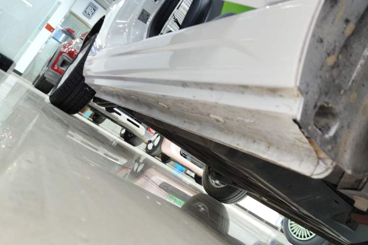 Used Roewe Clever 2021 302km All-Round Version Right Side Sill
