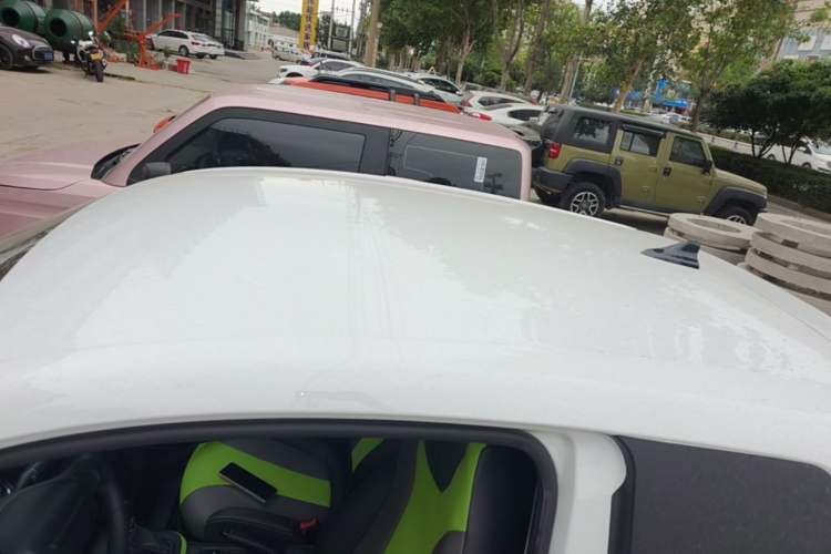 Used Roewe Clever 2021 302 km New Four-Seater Super-Efficient Version Roof