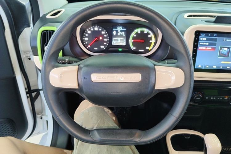 Used Roewe Clever 2021 302 km New Four-Seater Super-Efficient Version Steering Wheel