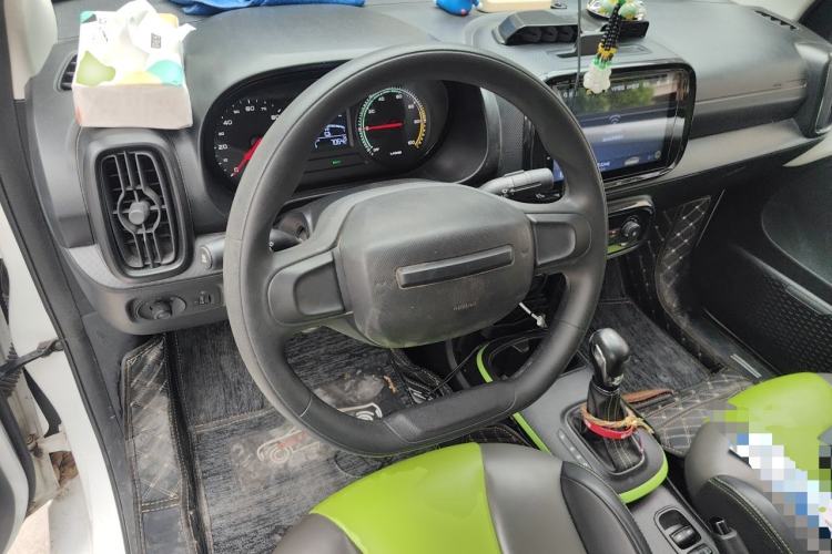 Used Roewe Clever 2021 302 km New Four-Seater Super-Efficient Version Steering Wheel