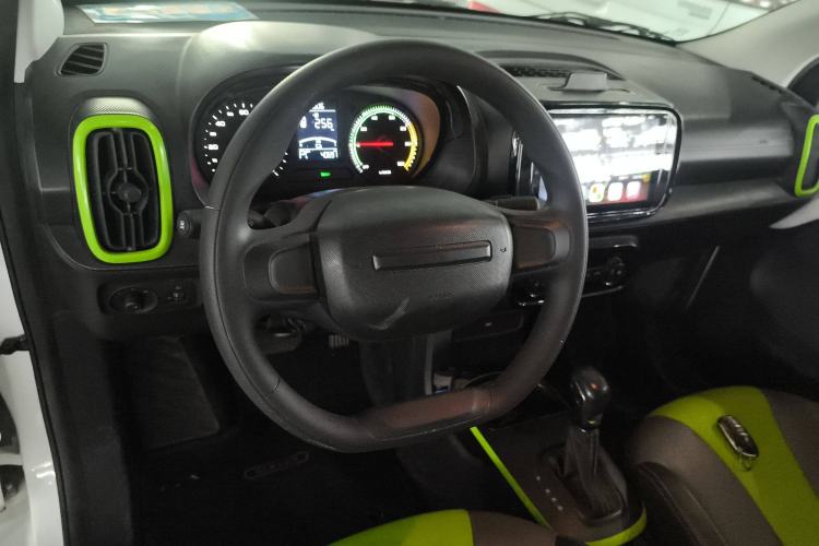 Used Roewe Clever 2021 302 km New Four-Seater Super-Efficient Version Steering Wheel