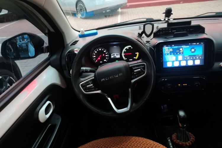 Used Roewe Clever 2021 302 km New Four-Seater Super-Efficient Version Steering Wheel