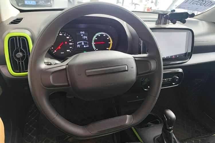 Used Roewe Clever 2021 302 km New Four-Seater Super-Efficient Version Steering Wheel