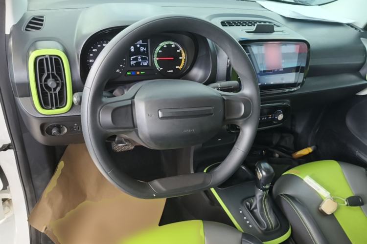 Used Roewe Clever 2021 302 km New Four-Seater Super-Efficient Version Steering Wheel