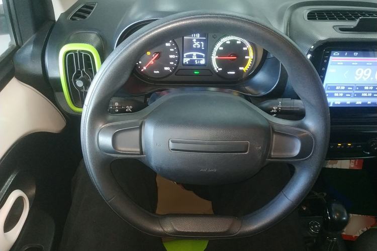 Used Roewe Clever 2021 302 km New Four-Seater Super-Efficient Version Steering Wheel