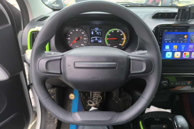 Used Roewe Clever 2021 302 km New Four-Seater Super-Efficient Version Steering Wheel