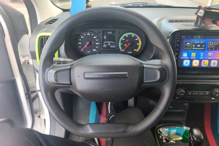 Used Roewe Clever 2021 302 km New Four-Seater Super-Efficient Version Steering Wheel