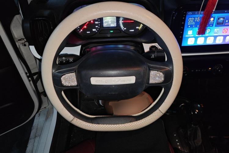 Used Roewe Clever 2021 302 km New Four-Seater Super-Efficient Version Steering Wheel