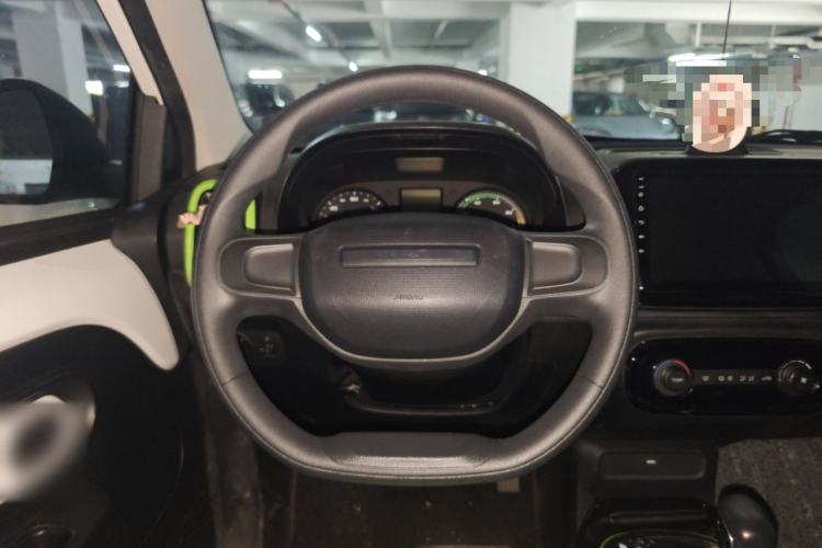 Used Roewe Clever 2021 302 km New Four-Seater Super-Efficient Version Steering Wheel