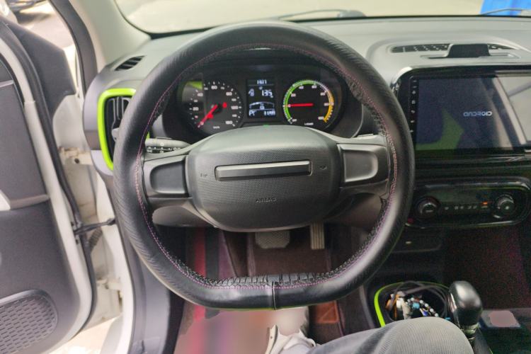 Used Roewe Clever 2021 302 km New Four-Seater Super-Efficient Version Steering Wheel