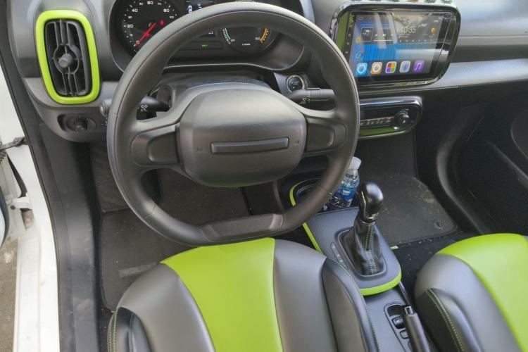 Used Roewe Clever 2021 302 km New Four-Seater Super-Efficient Version Steering Wheel