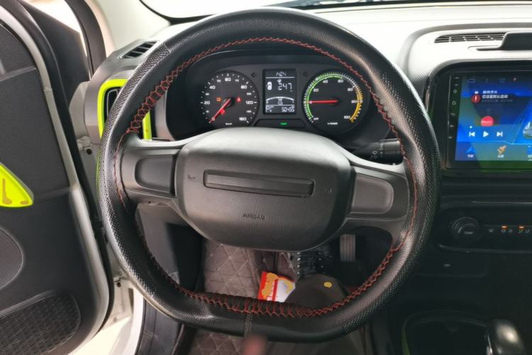 Used Roewe Clever 2021 302 km New Four-Seater Super-Efficient Version Steering Wheel