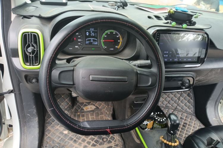 Used Roewe Clever 2021 302 km New Four-Seater Super-Efficient Version Steering Wheel