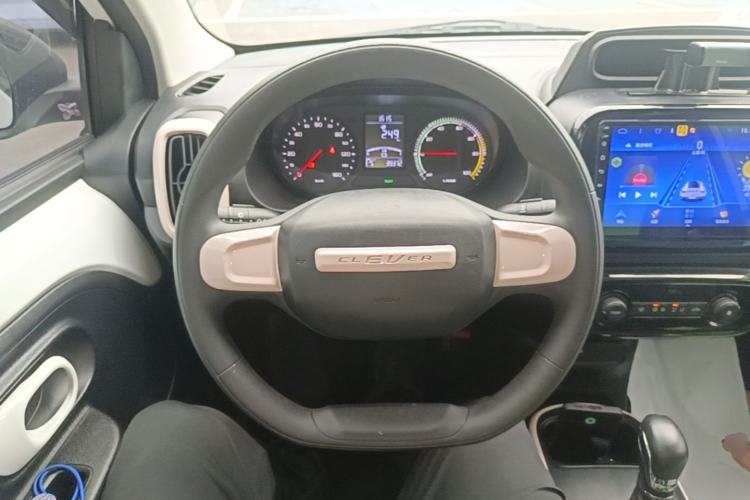 Used Roewe Clever 2021 302 km New Four-Seater Super-Efficient Version Steering Wheel