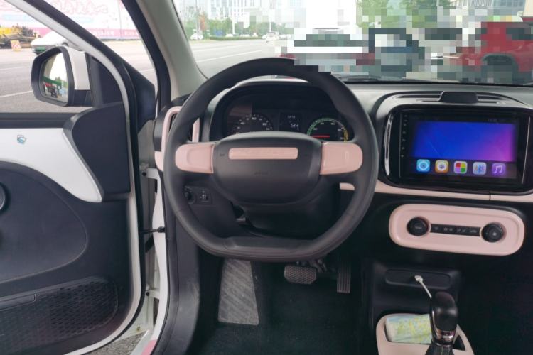 Used Roewe Clever 2021 302 km New Four-Seater Super-Efficient Version Steering Wheel