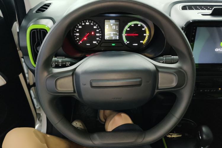 Used Roewe Clever 2021 302 km New Four-Seater Super-Efficient Version Steering Wheel
