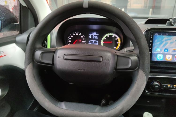 Used Roewe Clever 2021 302 km New Four-Seater Super-Efficient Version Steering Wheel