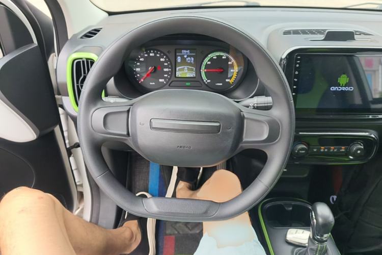Used Roewe Clever 2021 302 km New Four-Seater Super-Efficient Version Steering Wheel