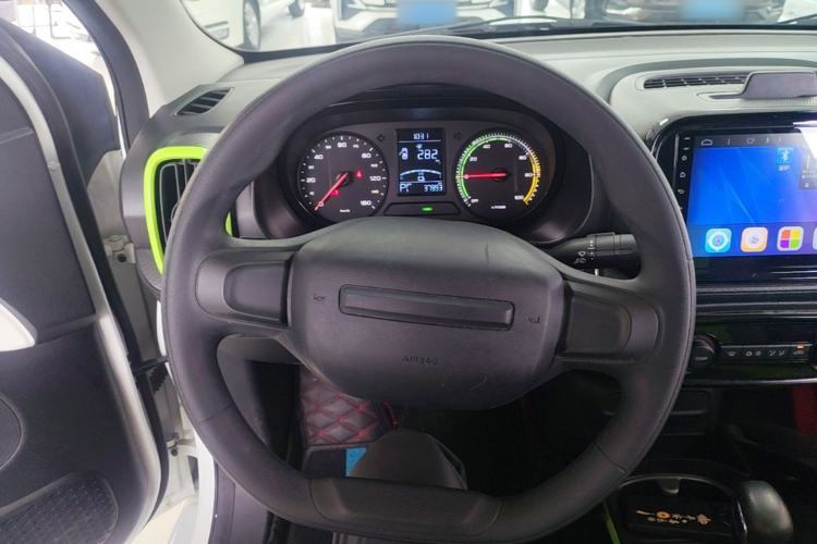 Used Roewe Clever 2021 302 km New Four-Seater Super-Efficient Version Steering Wheel