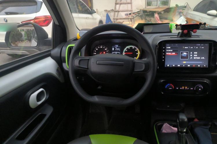 Used Roewe Clever 2021 302 km New Four-Seater Super-Efficient Version Steering Wheel
