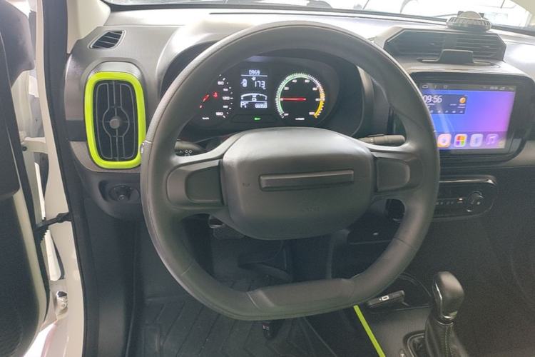 Used Roewe Clever 2021 302 km New Four-Seater Super-Efficient Version Steering Wheel