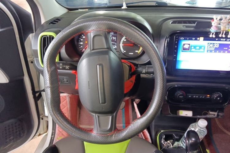 Used Roewe Clever 2021 302 km New Four-Seater Super-Efficient Version Steering Wheel