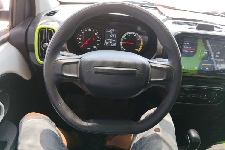 Used Roewe Clever 2021 302 km New Four-Seater Super-Efficient Version Steering Wheel