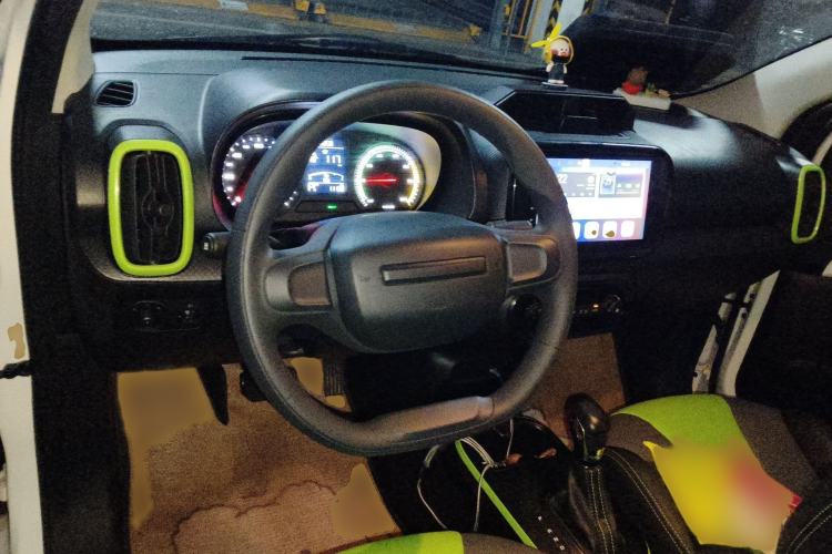 Used Roewe Clever 2021 302 km New Four-Seater Super-Efficient Version Steering Wheel