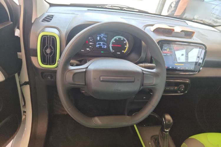 Used Roewe Clever 2021 302 km New Four-Seater Super-Efficient Version Steering Wheel