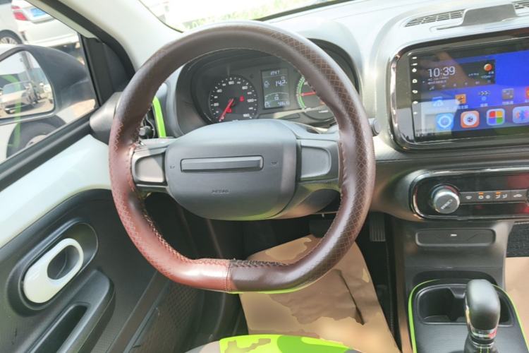 Used Roewe Clever 2021 302 km New Four-Seater Super-Efficient Version Steering Wheel