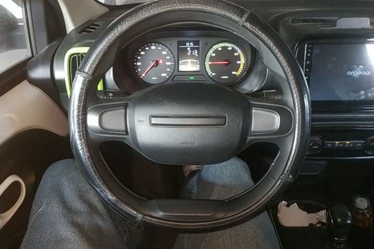 Used Roewe Clever 2021 302 km New Four-Seater Super-Efficient Version Steering Wheel