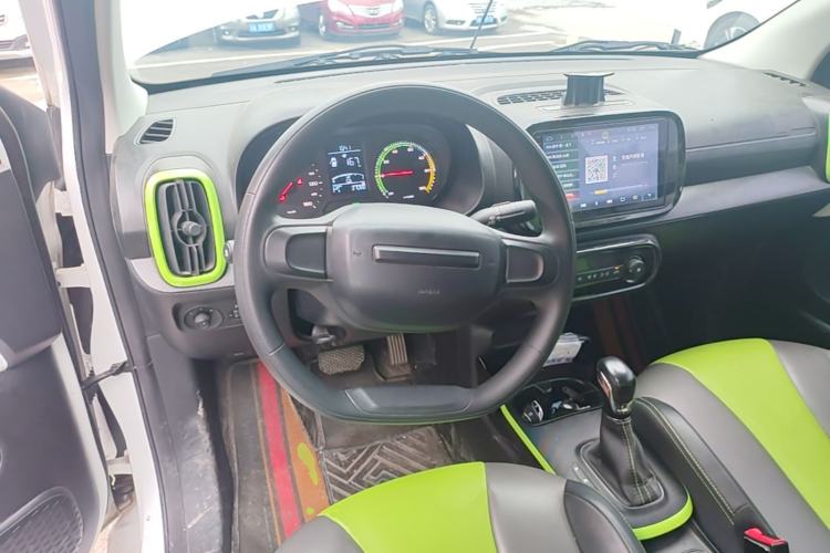 Used Roewe Clever 2021 302 km New Four-Seater Super-Efficient Version Steering Wheel