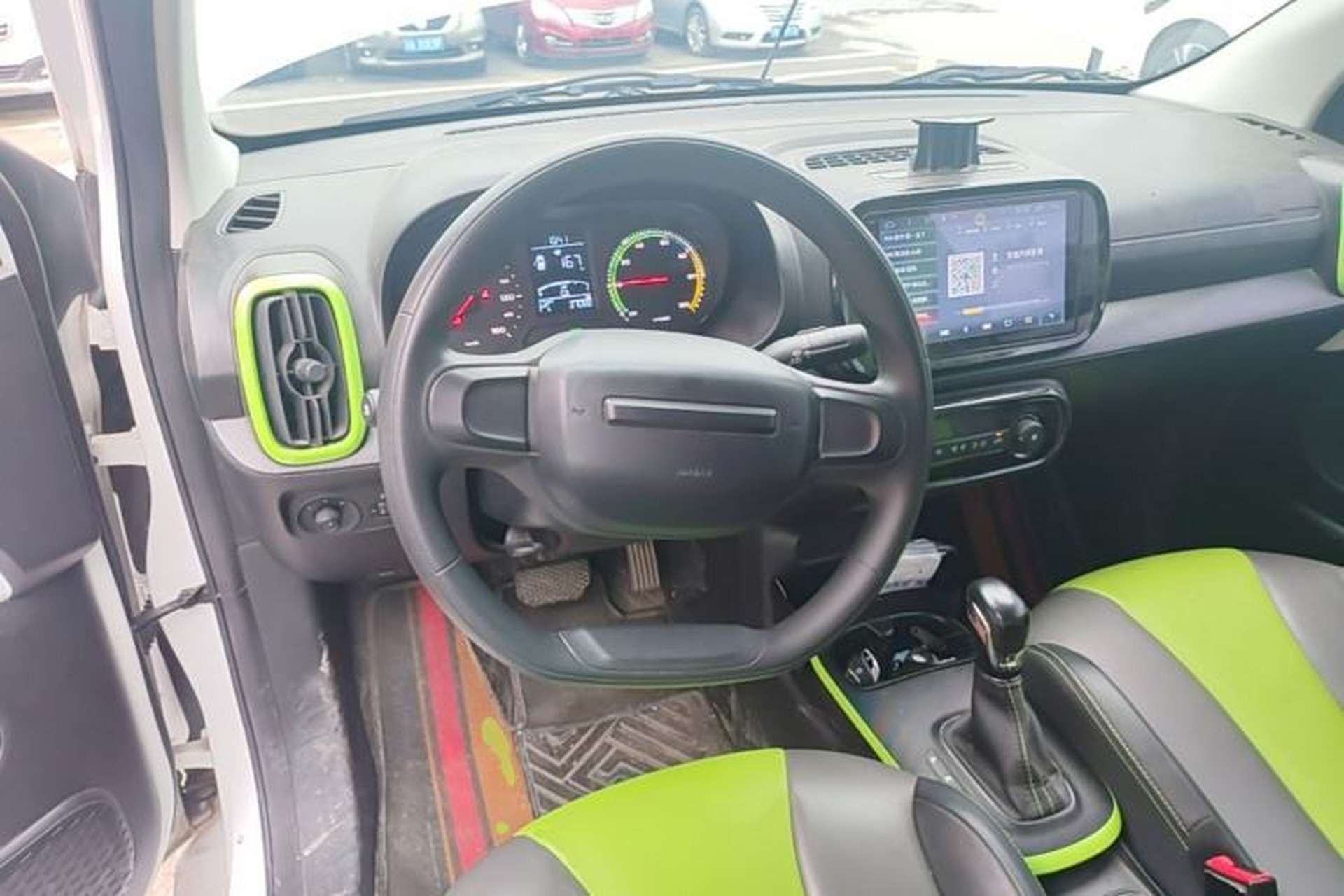 Used Roewe Clever 2021 302 km New Four-Seater Super-Efficient Version Steering Wheel