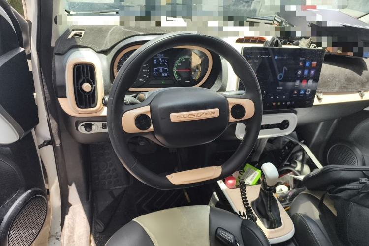 Used Roewe Clever 2021 302 km New Four-Seater Super-Efficient Version Steering Wheel