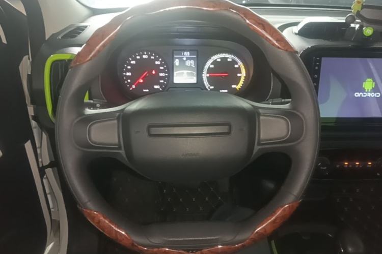 Used Roewe Clever 2021 302 km New Four-Seater Super-Efficient Version Steering Wheel