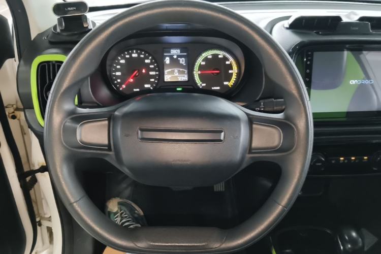 Used Roewe Clever 2021 302 km New Four-Seater Super-Efficient Version Steering Wheel