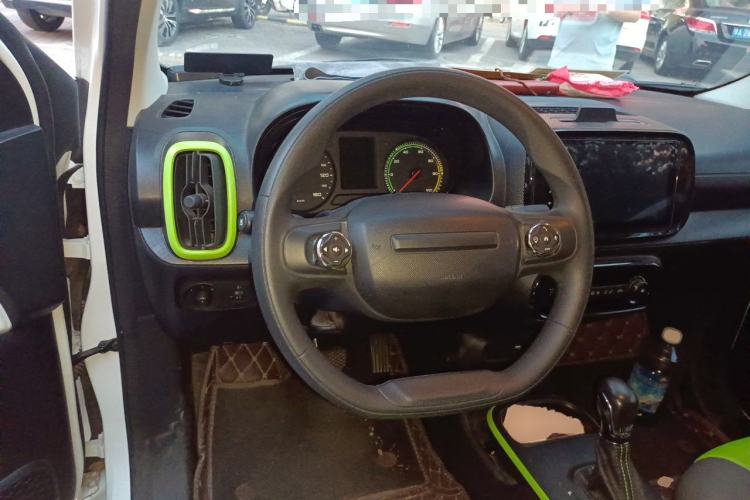 Used Roewe Clever 2021 302 km New Four-Seater Super-Efficient Version Steering Wheel