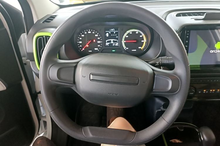 Used Roewe Clever 2021 302 km New Four-Seater Super-Efficient Version Steering Wheel